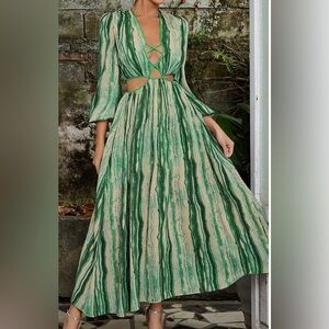 NWOT Elegant Green Long Sleeve Dress